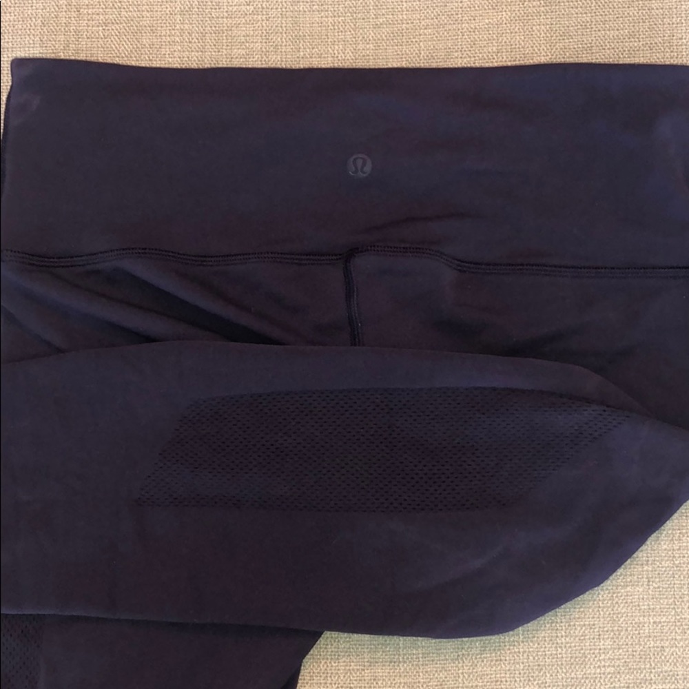 Lulu lemon navy blue cropped leggings